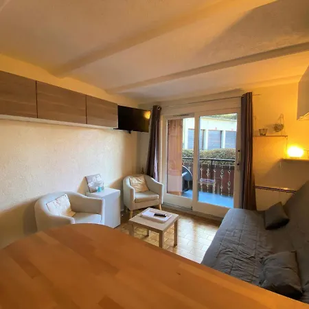 Confortable Proche Des Pistes Avec Parking Prive - Fr-1-693-88